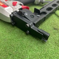 マックス TA-232G2/4MH内装 常圧内装エアタッカ【野田愛宕店】【店頭取引限定】【中古】管理番号：ITQ80AY5YD1Wの画像