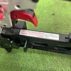 マックス TA-232G2/4MH内装 常圧内装エアタッカ【野田愛宕店】【店頭取引限定】【中古】管理番号：ITQ80AY5YD1Wの画像
