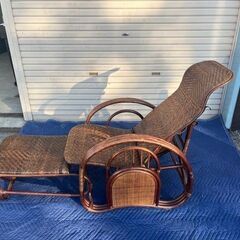 ラタン製 リクライニングチェア（オットマン一体型）の画像