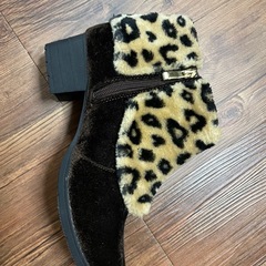 期間限定ディズニーブーツの画像