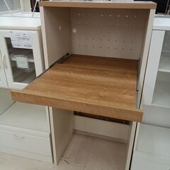 リユースのサカイ栃木店★ジモティ割あり★  レンジ台 ベージュ×クリーム W61×D46.5×H128 クリーニング済み TC11671の画像