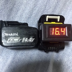 ③マキタ14v純正バッテリーBL1460B中古美品、残量表示有り、２個の画像