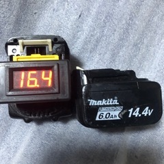 ③マキタ14v純正バッテリーBL1460B中古美品、残量表示有り、２個の画像