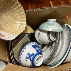 お皿、お椀、小鉢セットの画像