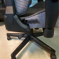 & ゲーミングチェア　ITOKI イトーキの画像