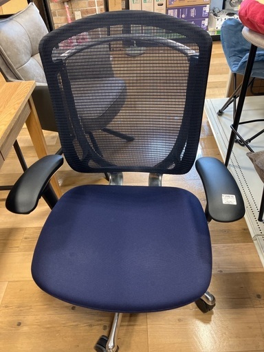 【軽トラック90分無料貸出サービス有】オカムラ　デスクチェアー