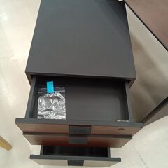 リユースのサカイ栃木店★ジモティ割あり★  机・袖机セット ブラウン W120×D60×H70 クリーニング済み TC11673の画像