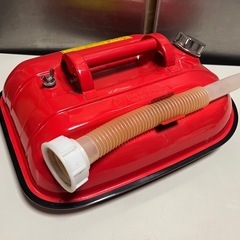 岡田商事 10L ガソリン携行缶 T-10 キャンプ アウトドア 除雪機などの予備用に！ 中古品 ④の画像