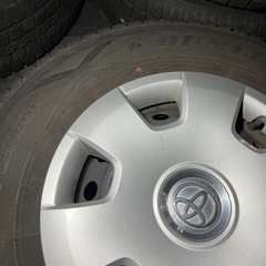 195/80r15 107/105L LTスタッドレス タイヤダンロップとハイエース純正ホイール4本の画像