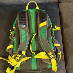 【THE NORTH FACE】ホットショット　リュックサック　緑✖️黒の画像