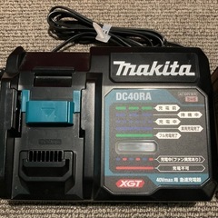 マキタ40v充電器＋互換アダプタ の画像