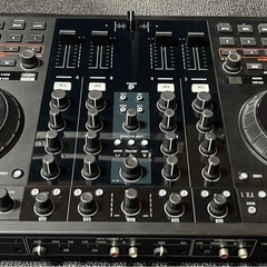 TRAKTOR KONTROL S4 の画像