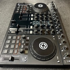 TRAKTOR KONTROL S4 の画像