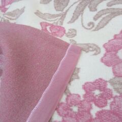 ピンク系ウール毛布　シングル　反転柄の画像