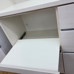 【ドリーム川西店限定】☆ジモティー見たよ割引☆ ナフコ 3枚扉食器棚  クリーニング済み 【2125560000037070 】の画像