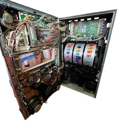 パチスロ実機 戦国無双 スロット メダル機 山佐 家庭用電源の画像