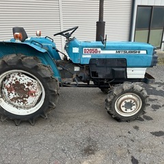 中古トラクターにはロータリー耕耘機が付いていません。の画像