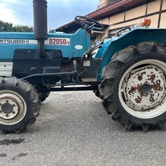 中古トラクターにはロータリー耕耘機が付いていません。の画像