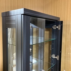 ガラス　飾り棚　の画像