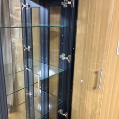 ガラス　飾り棚　の画像