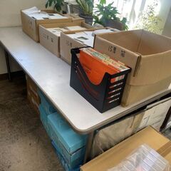 【中古】ミーティングテーブル(作業台)　ロング4台／ショート1台　差し上げます！の画像