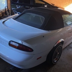 シボレーカマロスポーツタイプ。オープンカーの画像