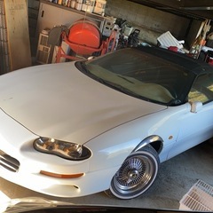 シボレーカマロスポーツタイプ。オープンカーの画像