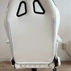 ゲーミングチェアの画像