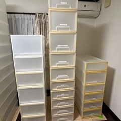 右から3列目　1点500円　無印良品ポリプロピレン衣装ケースの画像