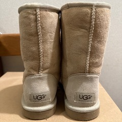 アグ　UGG 　ムートンブーツ　ベージュ系　　の画像