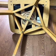 ダイニングチェアー回転式２脚の画像