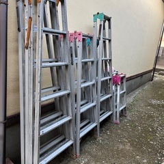 脚立　種類色々の画像