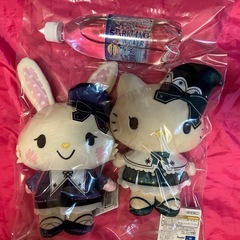 キティとウサギのぬいぐるみの画像