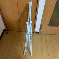 折りたたみ洗濯ラックの画像
