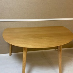 ダイニングテーブルの画像