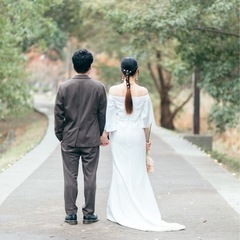 白ドレスの画像