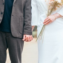 白ドレスの画像