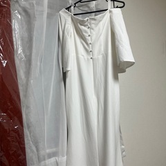 白ドレスの画像