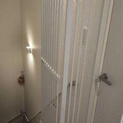 ベビーペットゲート ホワイト 壁取り付けタイプの画像