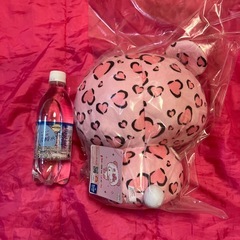 キティがパンダのかぶりもの①　ぬいぐるみの画像