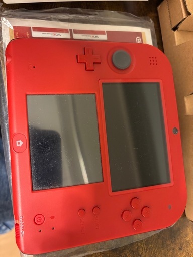 Nintendo2DS本体とカセット「決まりました」