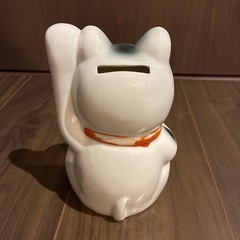 招き猫　貯金箱　陶器の画像