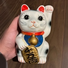 招き猫　貯金箱　陶器の画像