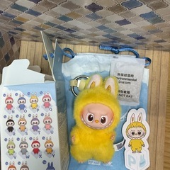 正規品　ラブブ　イニシャル　【Ｐ】キーホルダー　黄色の画像