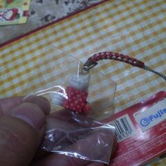 キティ(箱＆リンゴ/ドット柄) 根付け 「ハローキティ」の画像