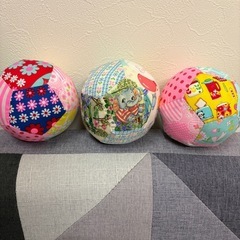 布オモチャ　　　　パッチワークボール
の画像