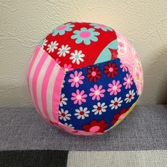 布オモチャ　　　　パッチワークボール
の画像