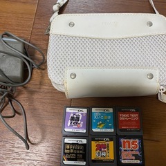 NINTENDO DS Lite（DSライト）ホワイト+ 語学系ソフト5本の画像