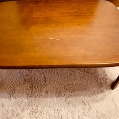 木目調テーブルの画像