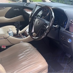 アルファードハイブリッド エグゼクティブラウンジの画像